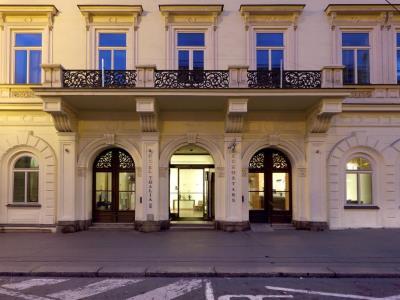 Готель Eurostars Thalia 5*