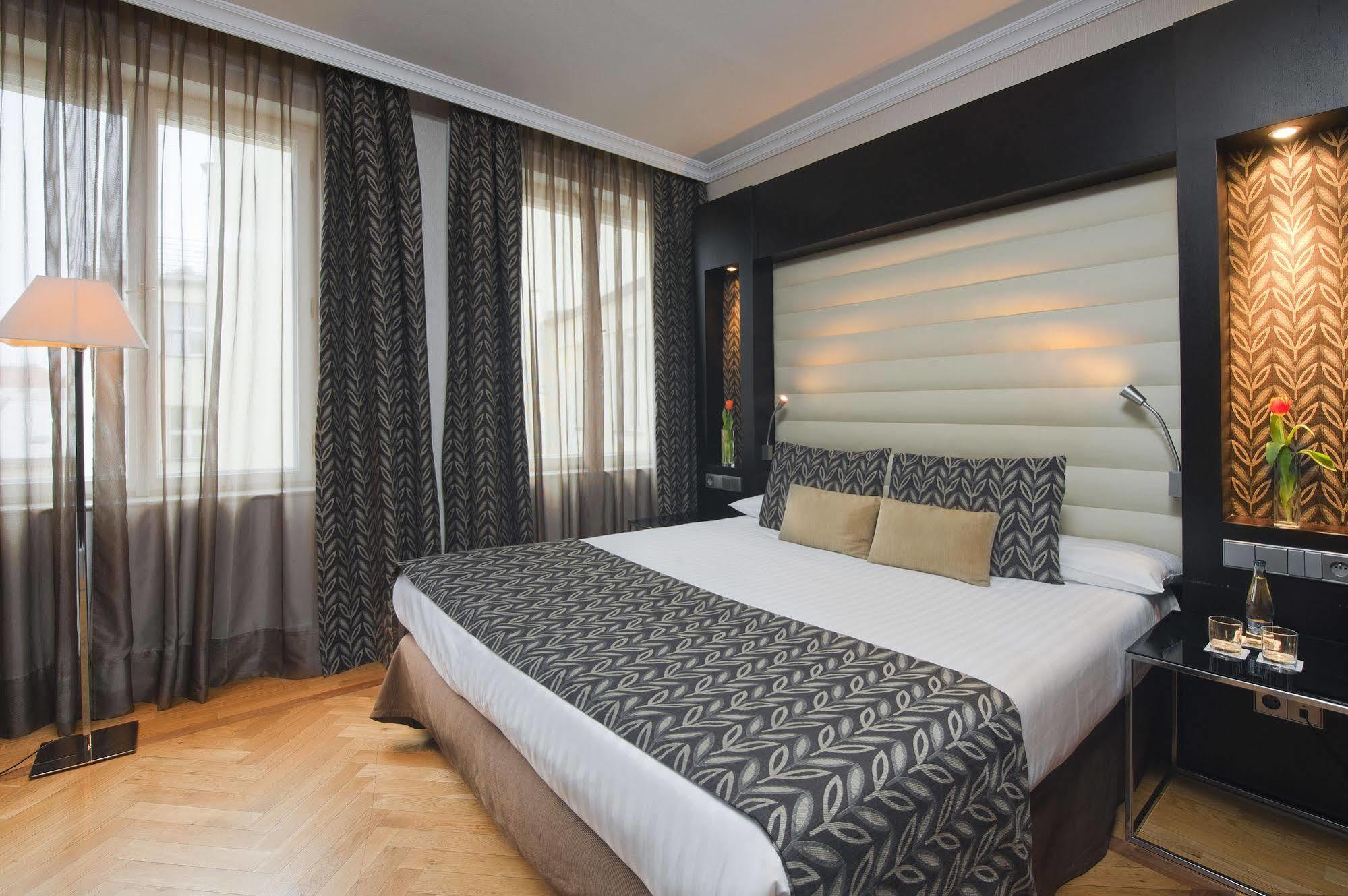 Готель Eurostars Thalia 5*